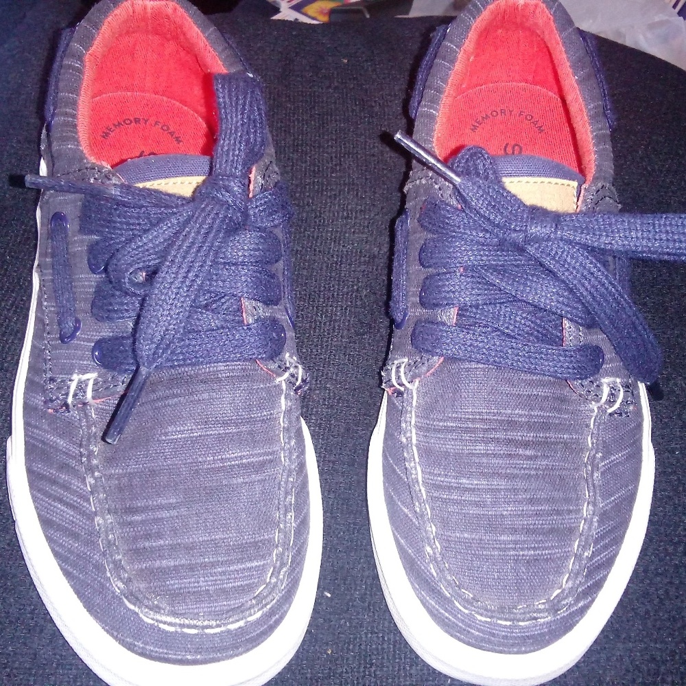 Sperry Boat shoes size 13 kids.